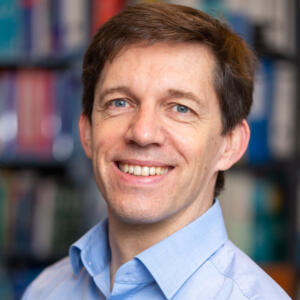 Das Proträt-Foto von Prof. Jens Kurreck