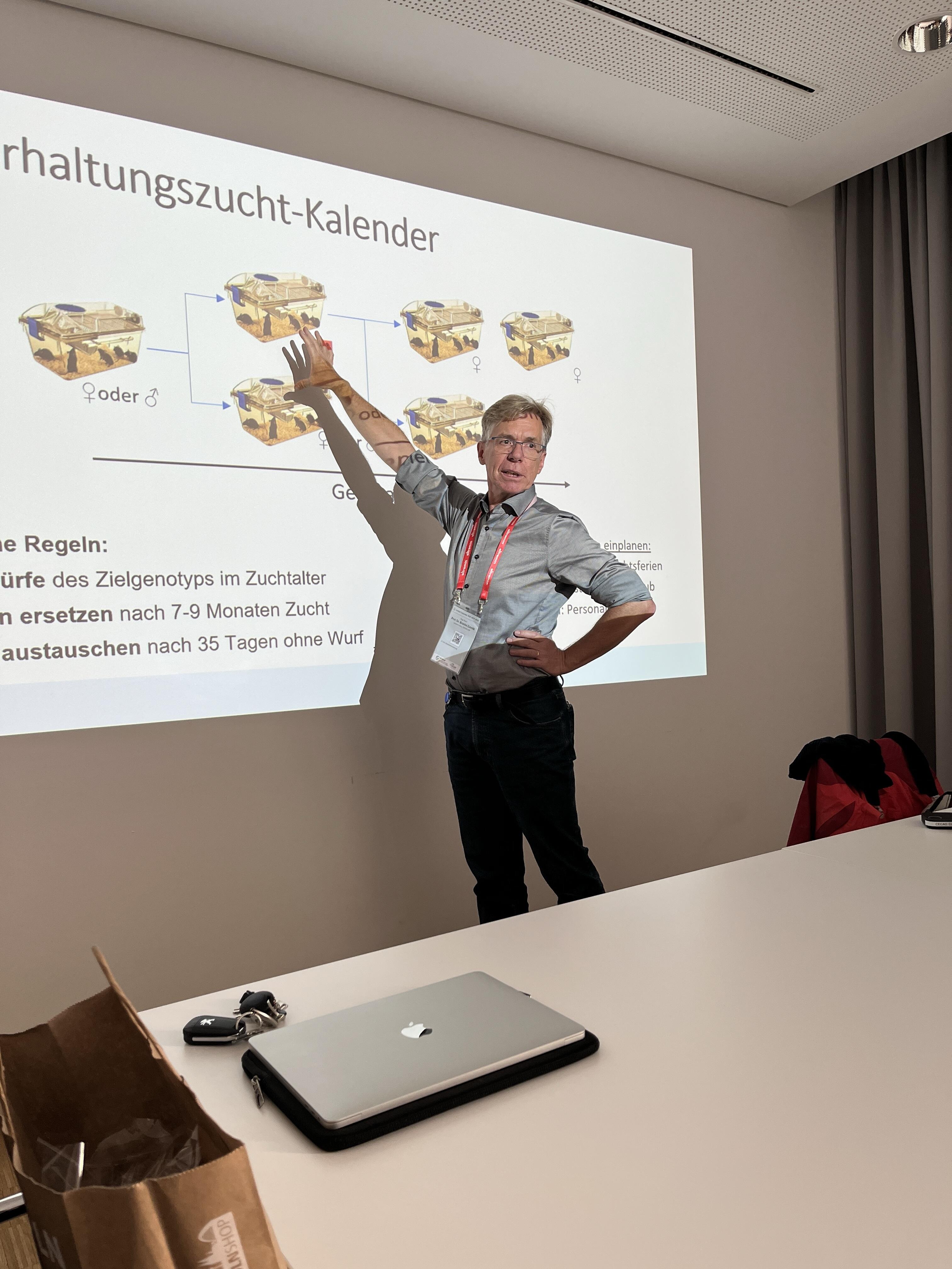 Prof. Dr. Branko Zevnik with the workshop „Kleine Nager, große Pläne – Colony-Management mit Köpfchen“.